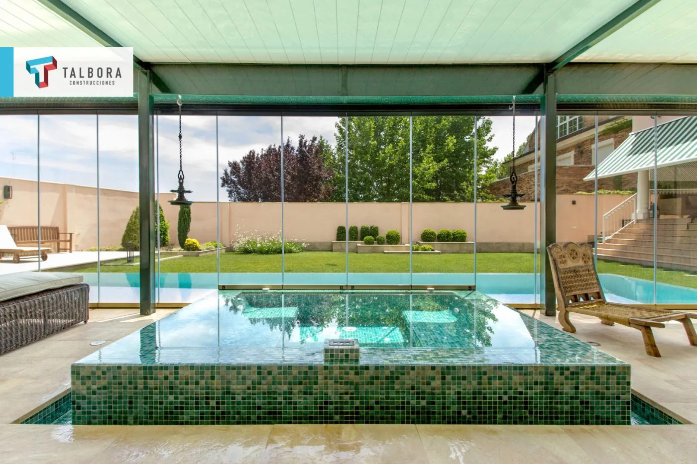 Talbora piscina con jacuzzi