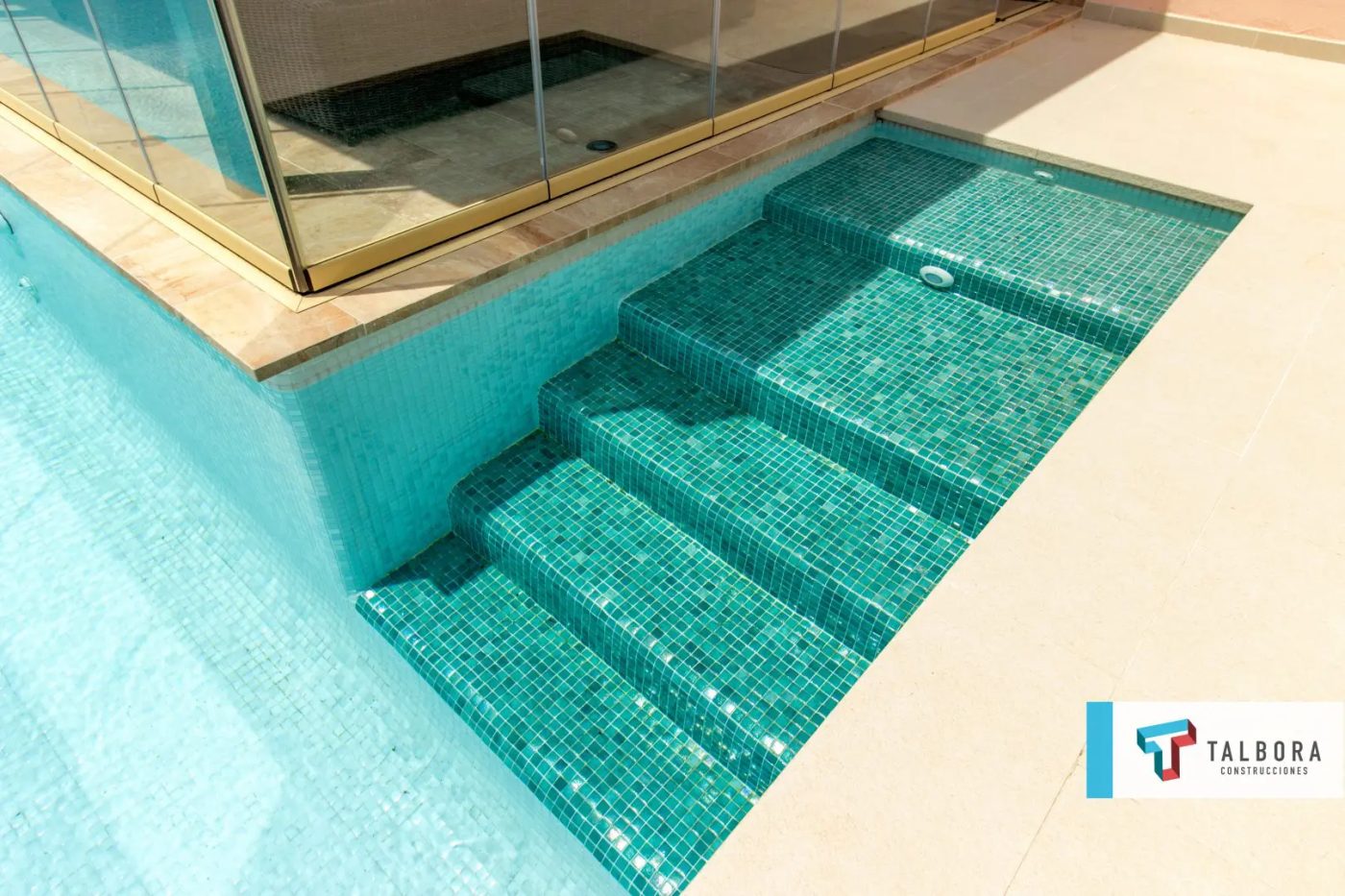 Talbora Escaleras de Gresite de la piscina con jacuzzi
