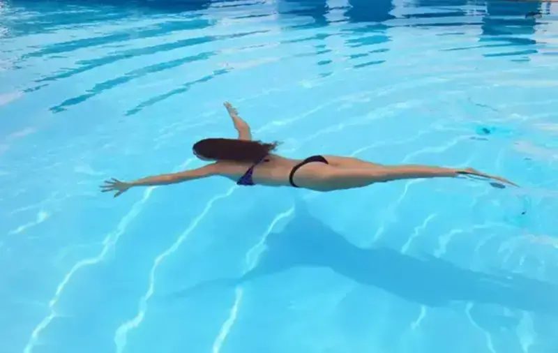 Piscina agua limpia