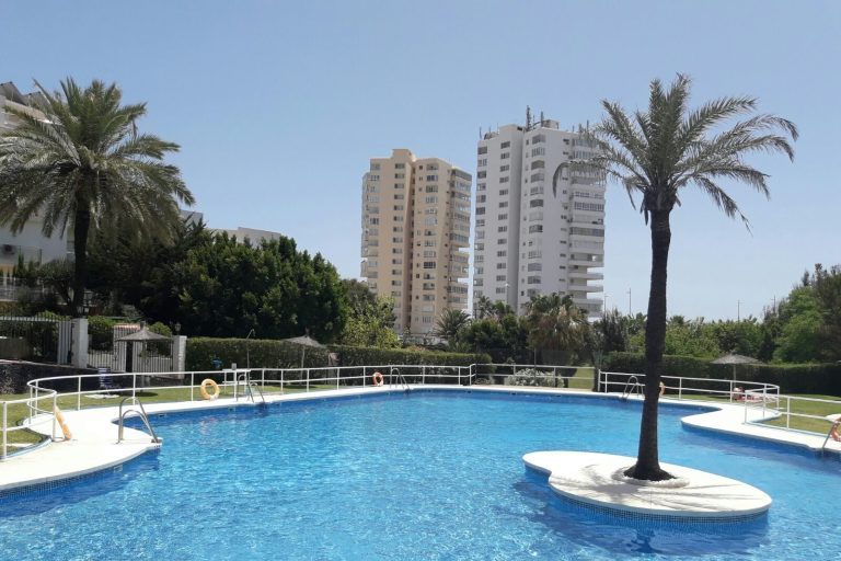 Piscinas públicas impermeabilización con lámina armada Alkorplan